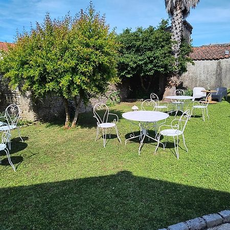 La Marie Galante Appart'Hotel Saint-Georges-d'Oleron Exteriör bild